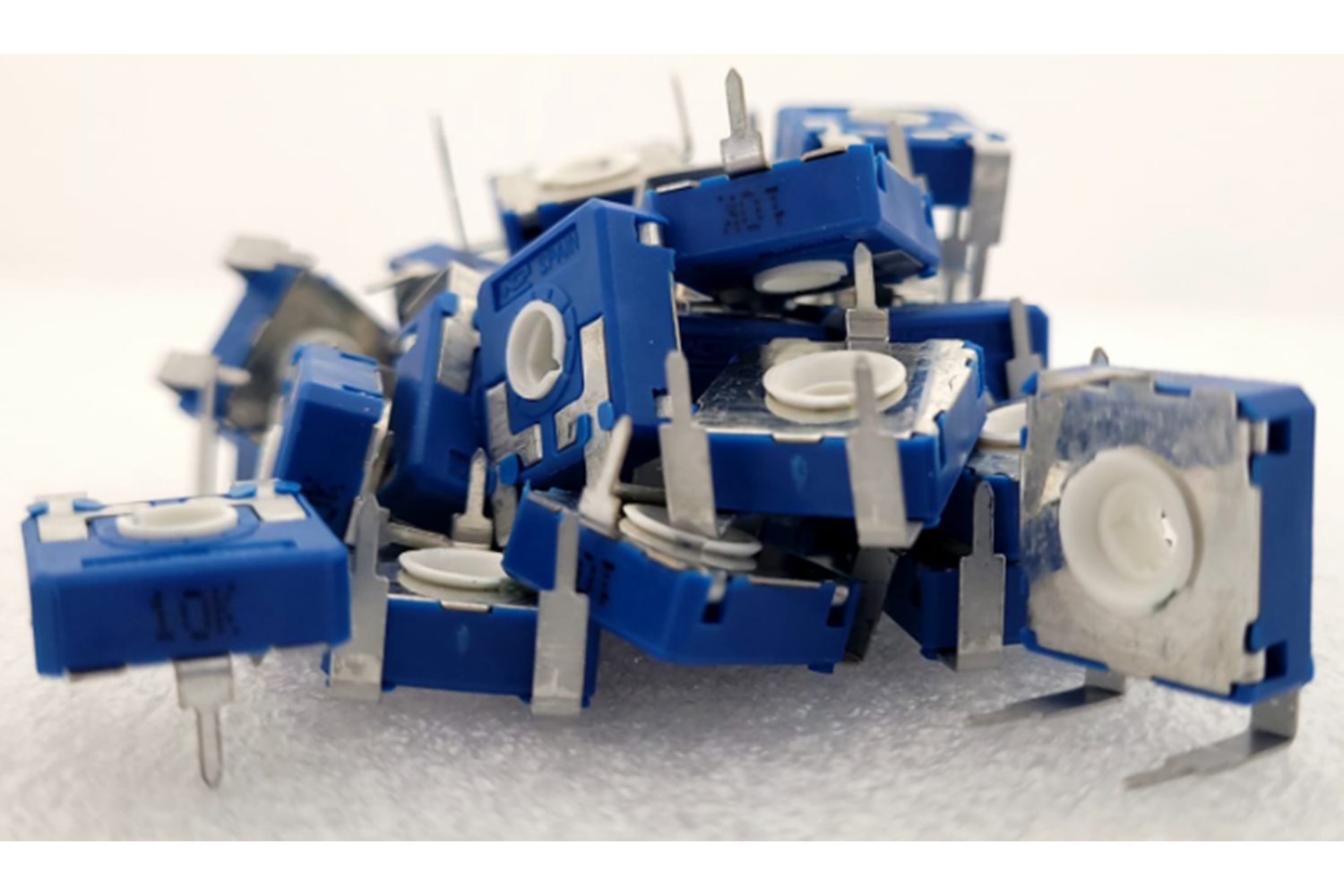 CA14NV15-10KA2020 SH - TRIMPOT CARBON SINGLE-TURN V 10K 14X14X6MM OVAL 10X15MM M ±20% BULK ACP